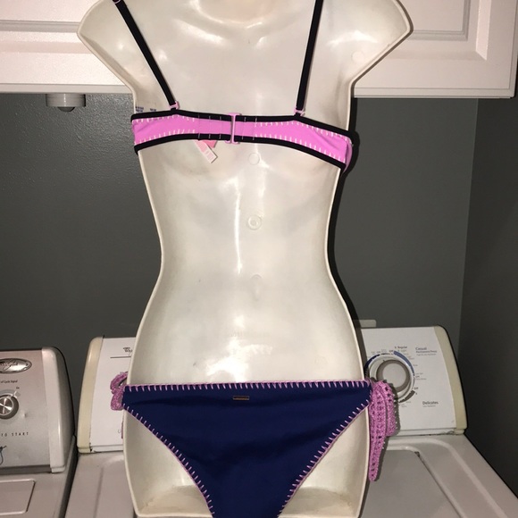 Victoria’s Secret padded swimsuit bikini - Picture 2 of 2